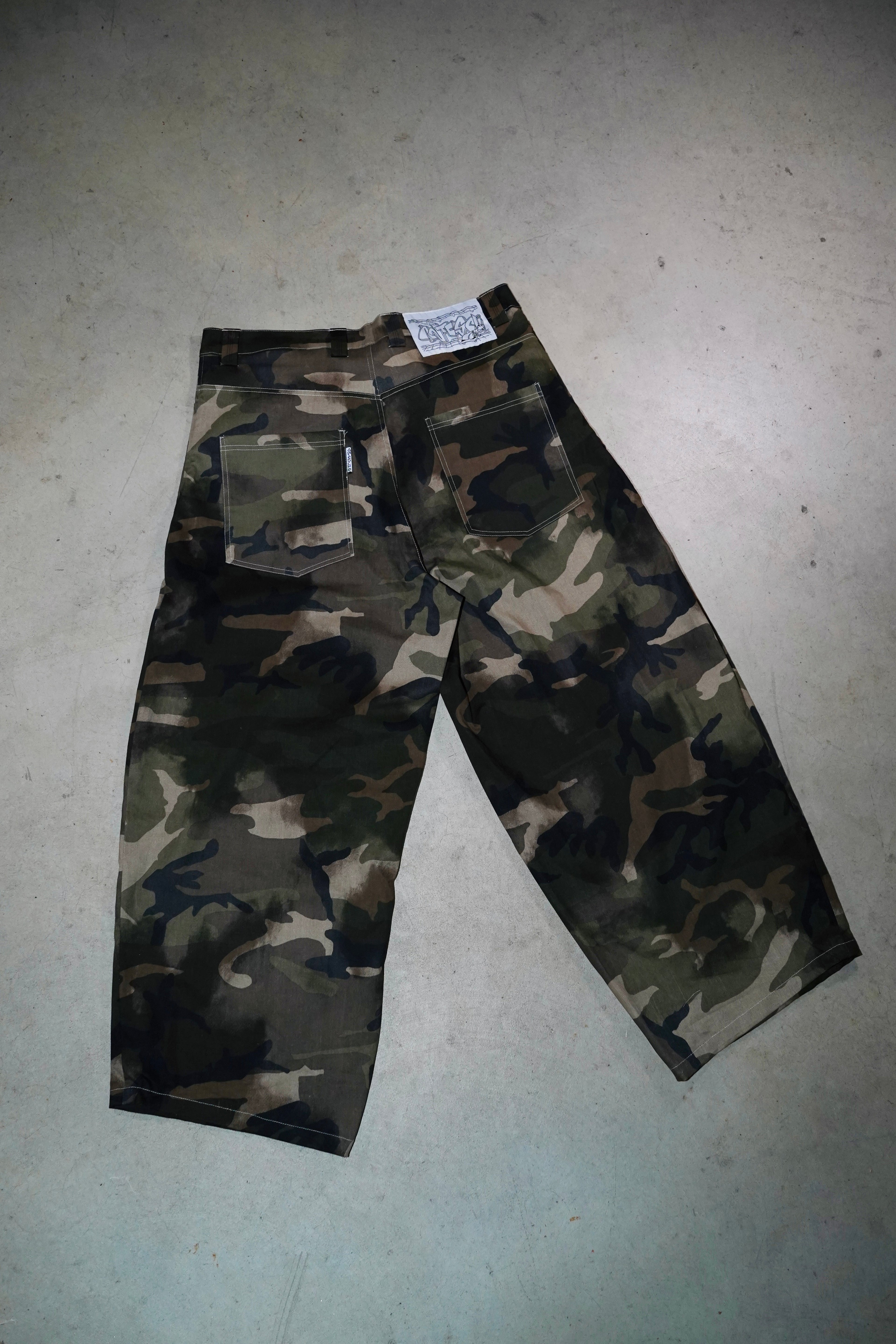 Ultra baggy camo pants